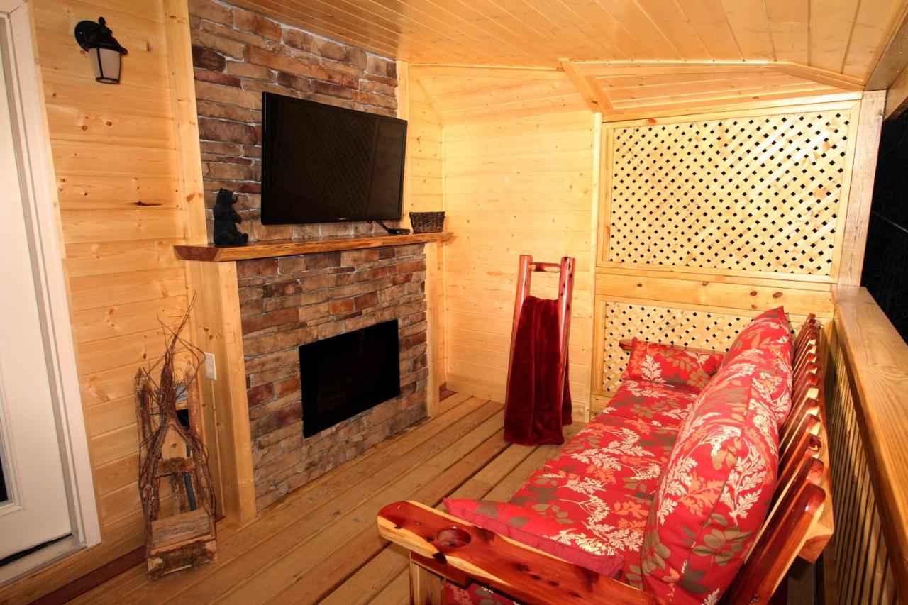 Away For Romance Cabin — photo 24