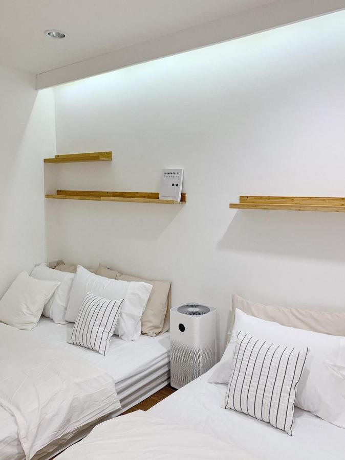 Marlowe-Tony's home - 2