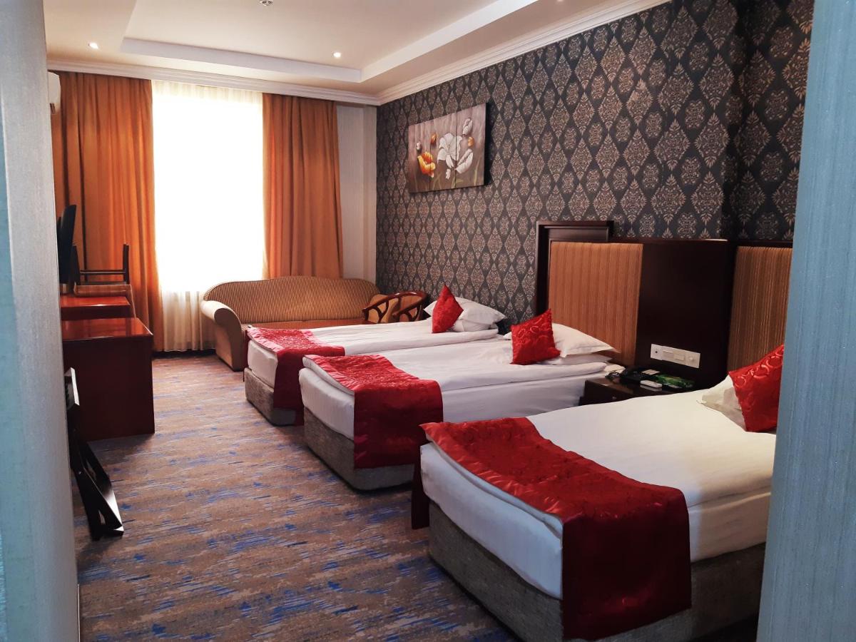 Royal Hotel photo