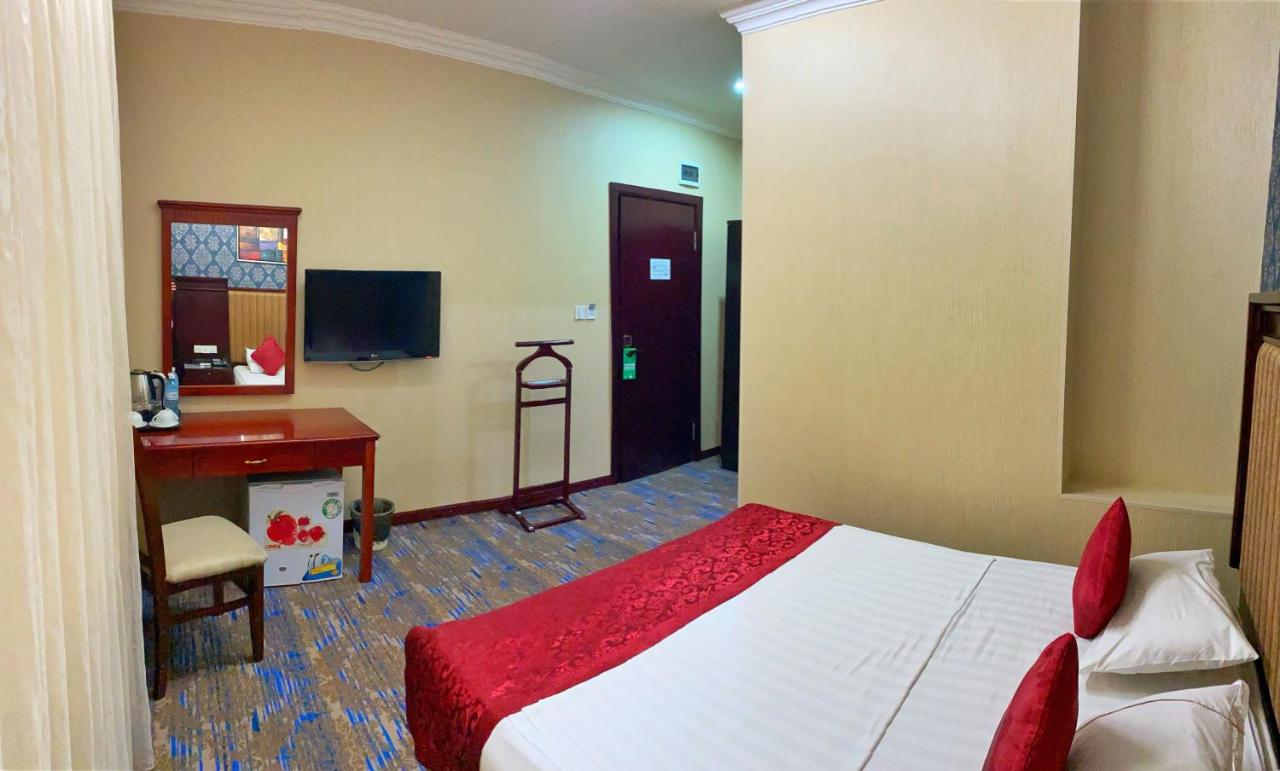 Royal Hotel photo