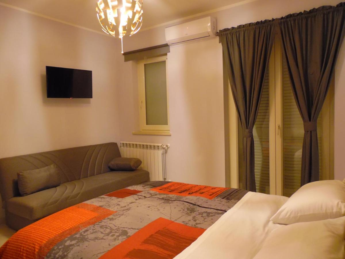 B&B White One photo