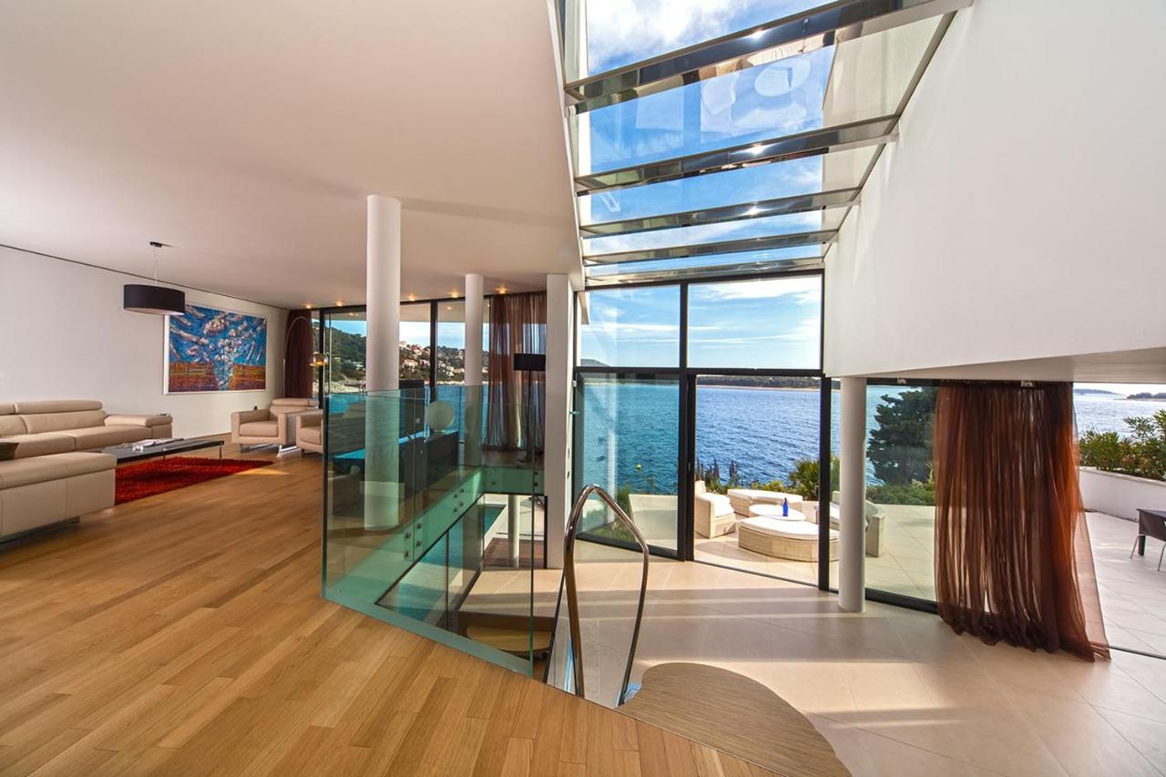 Golden Rays Luxury Villas & Apartments