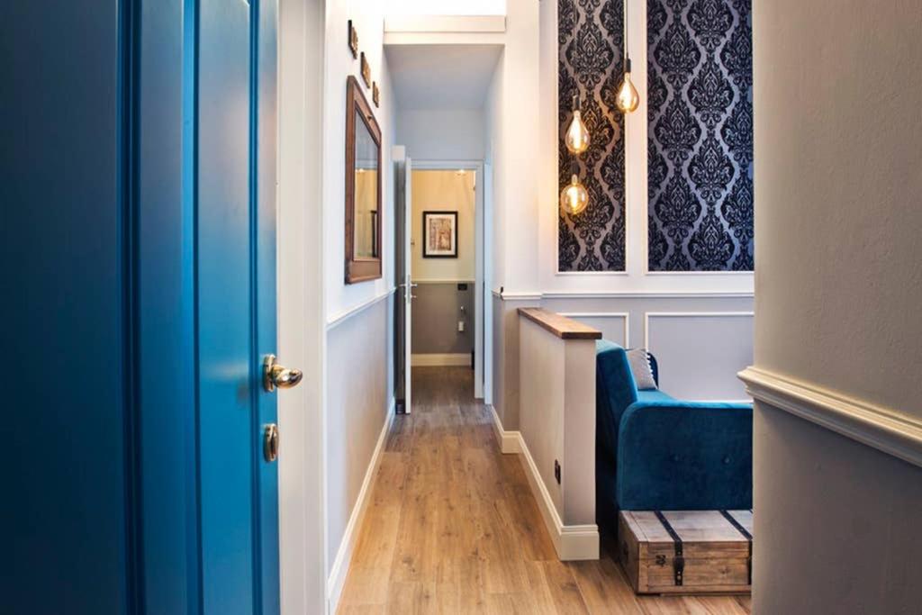 Dandy house on the Arno river