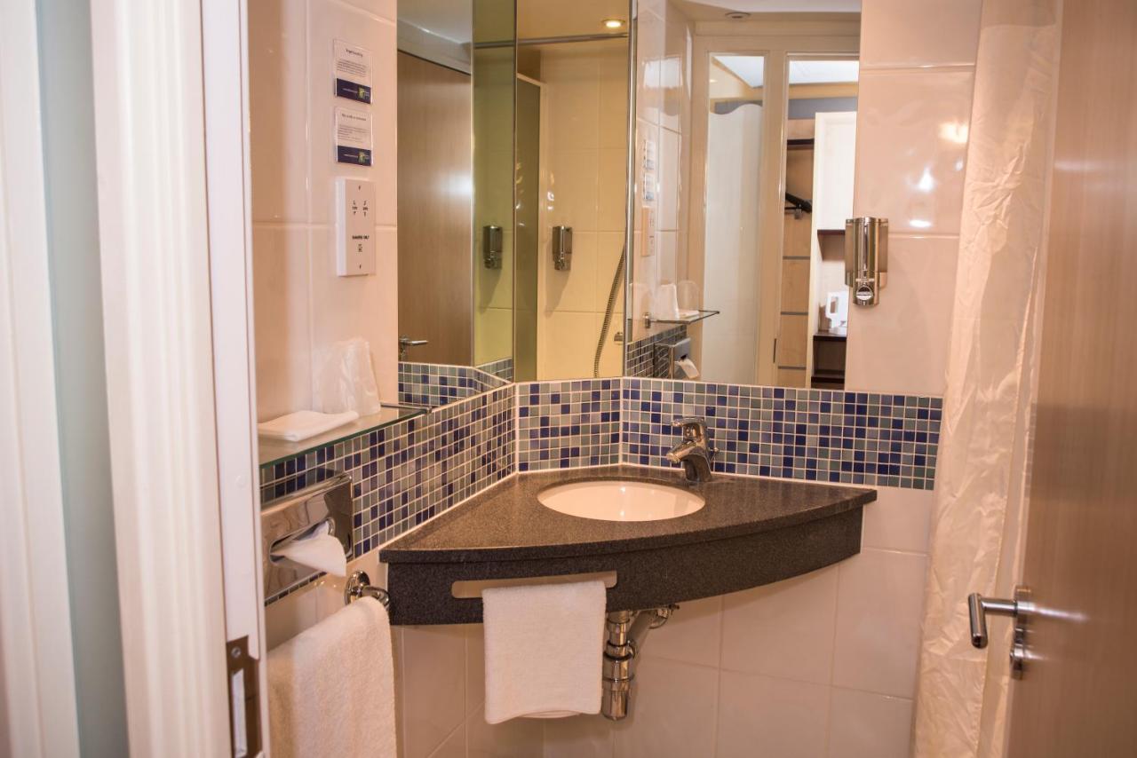 Standard Double Room with Sofa Bed and Free Hot Breakfast