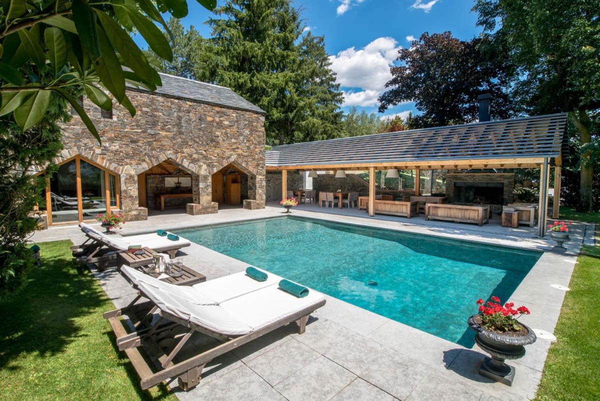 La Zona Residencial del Golf Villa Sleeps 16 with Pool ...