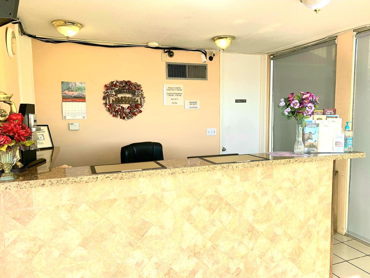 Executive Inn Dodge City ks — photo 9