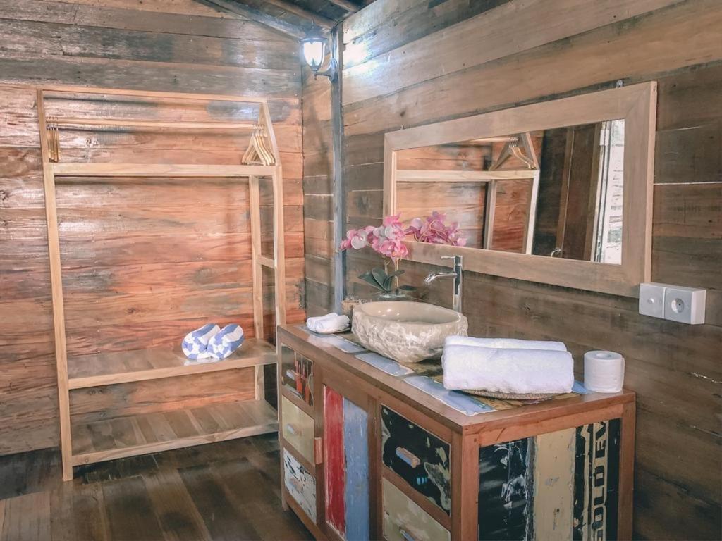 Villa Rumah Lumbung The Wooden House - 3