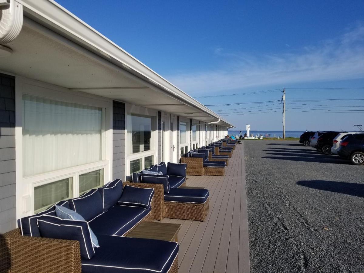 Breakwater Hotel — photo 22