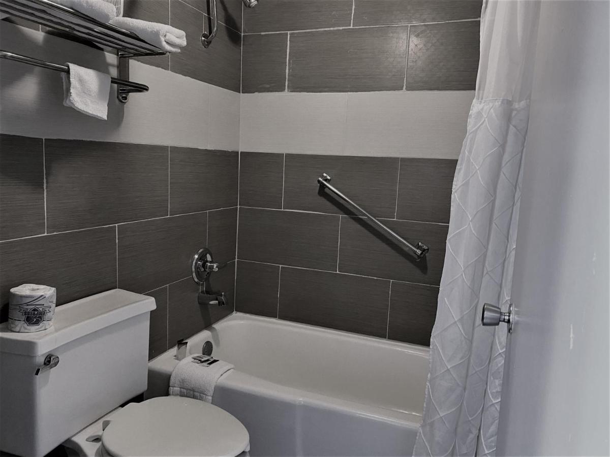 Regency 7 Rogers — photo 8