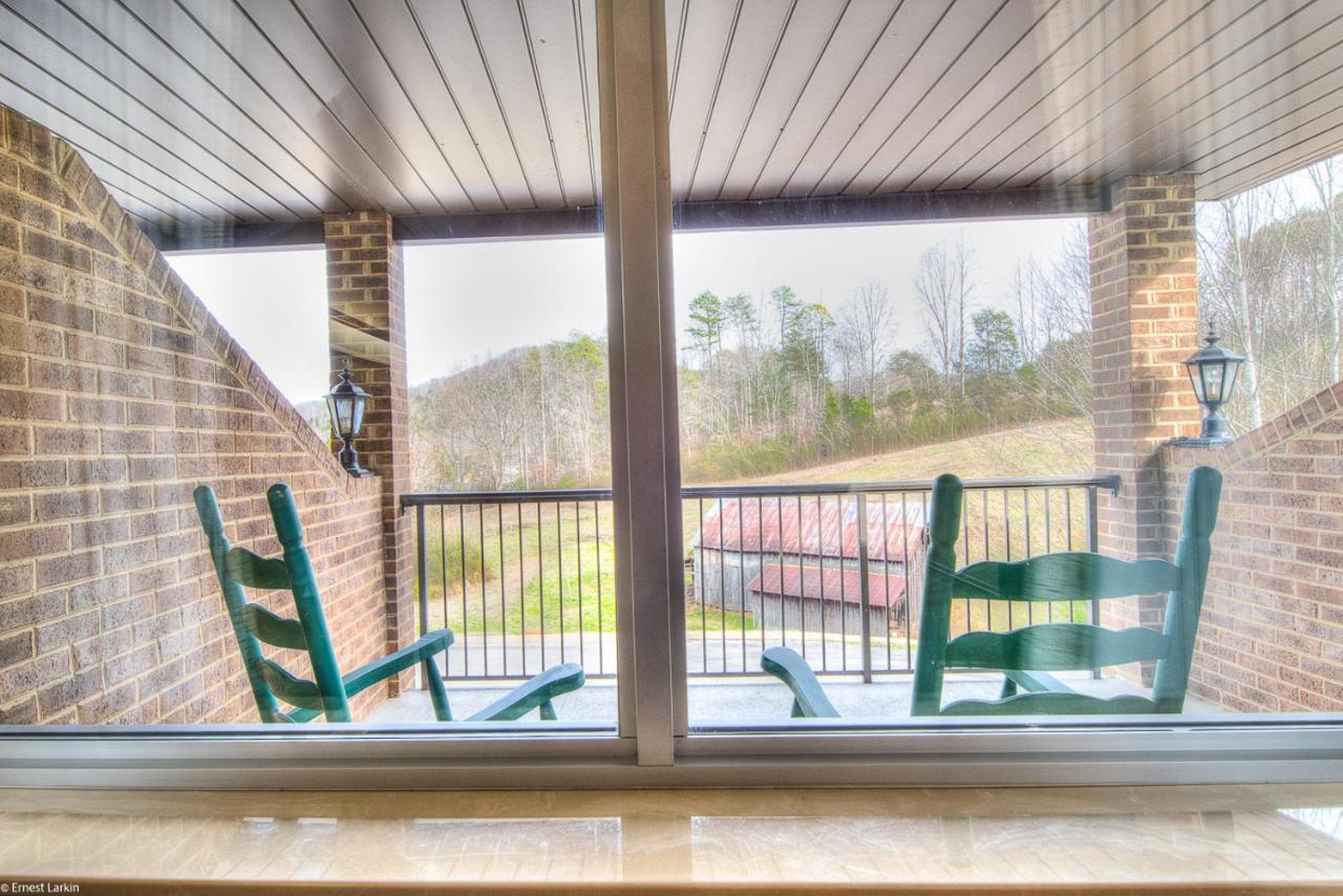 Townsend River Breeze Inn — photo 17