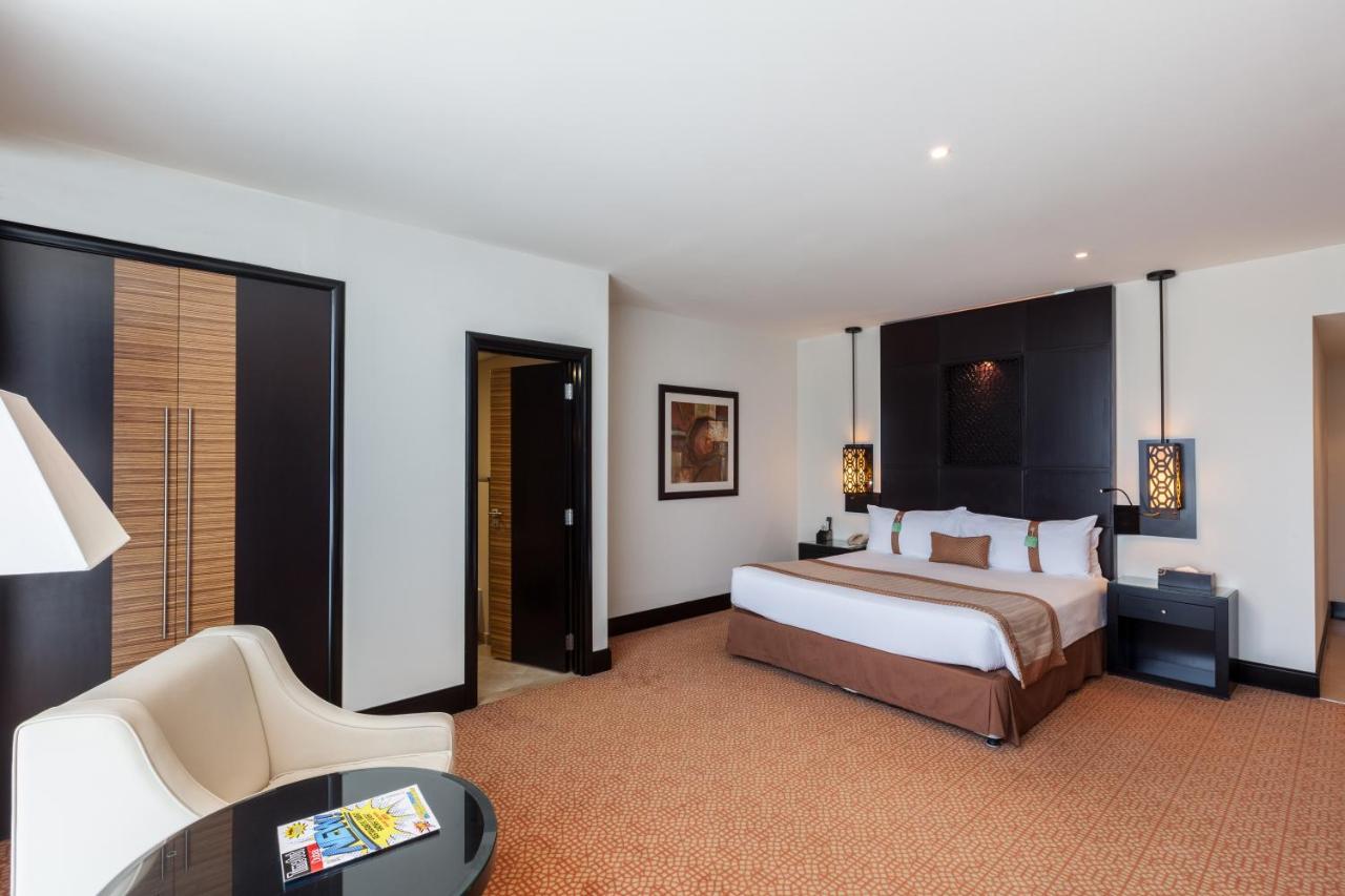 Holiday Inn Dubai Al Barsha, an IHG Hotel photo