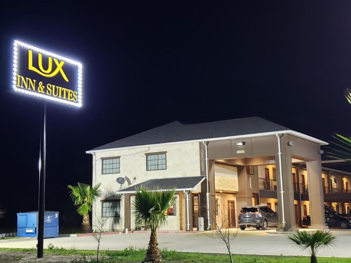 Lux Inn & Suites — photo 13