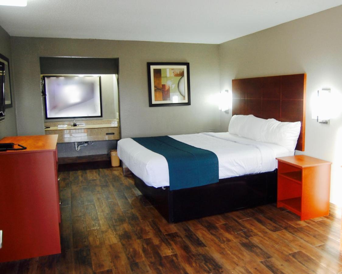 Travelers Motel — photo 9