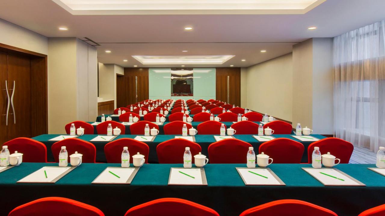 Holiday Inn Chengdu Xindu, an IHG Hotel photo