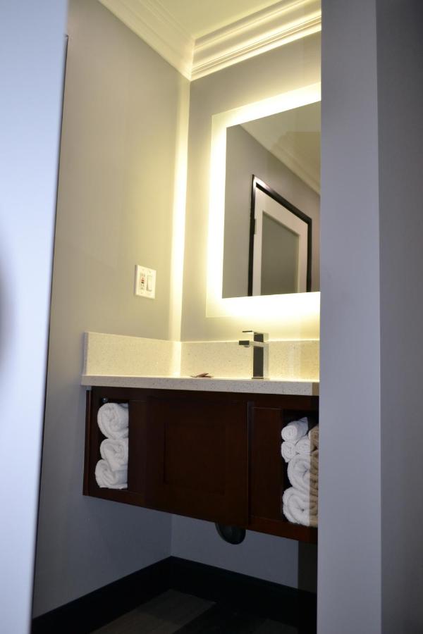 Bell Gardens Inn Los Angeles — photo 17