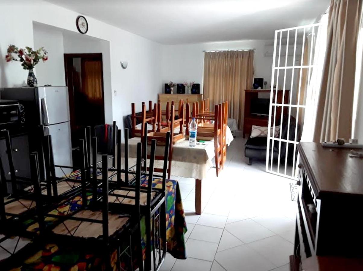 Spacious Apartment in Flic En Flac with Shared Pool - 5