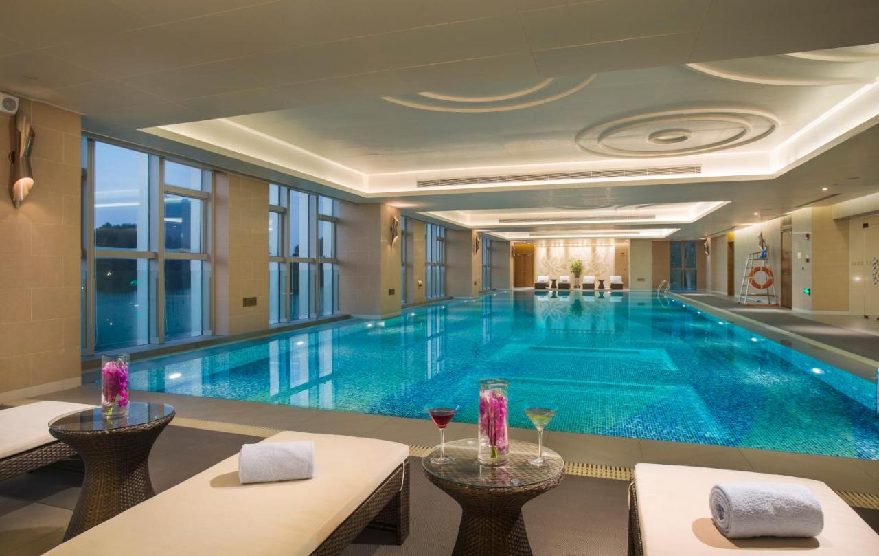 Heated swimming pool: Holiday Inn Guangzhou Science City, an IHG Hotel