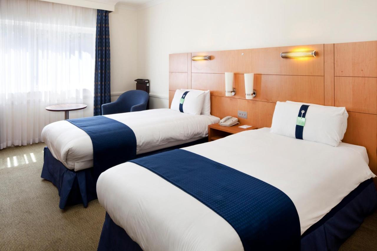 Standard Room with Two Single Beds