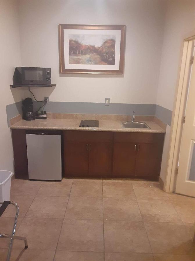 Derrick Inn Motel — photo 11