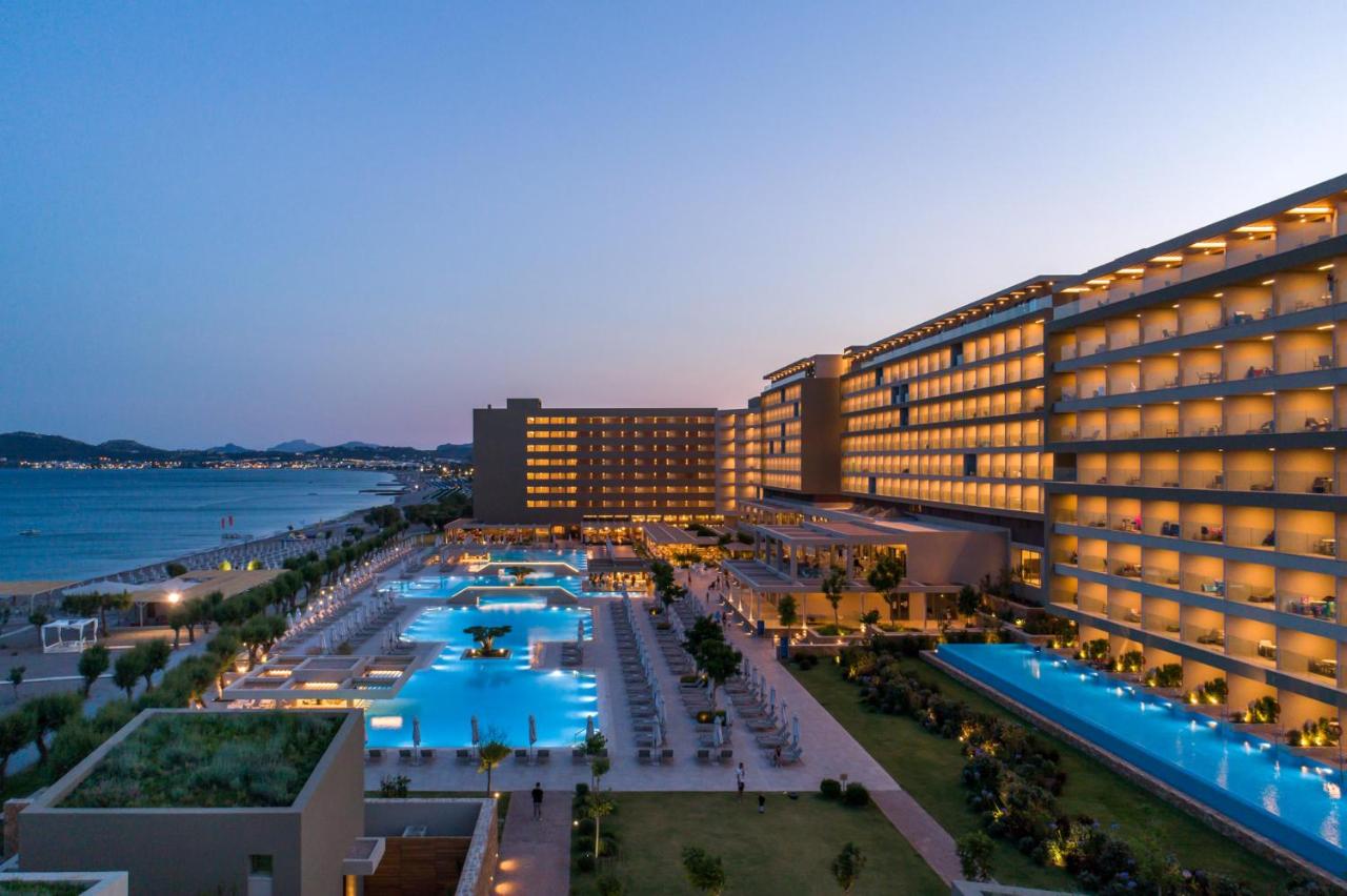 Amada Colossos Resort