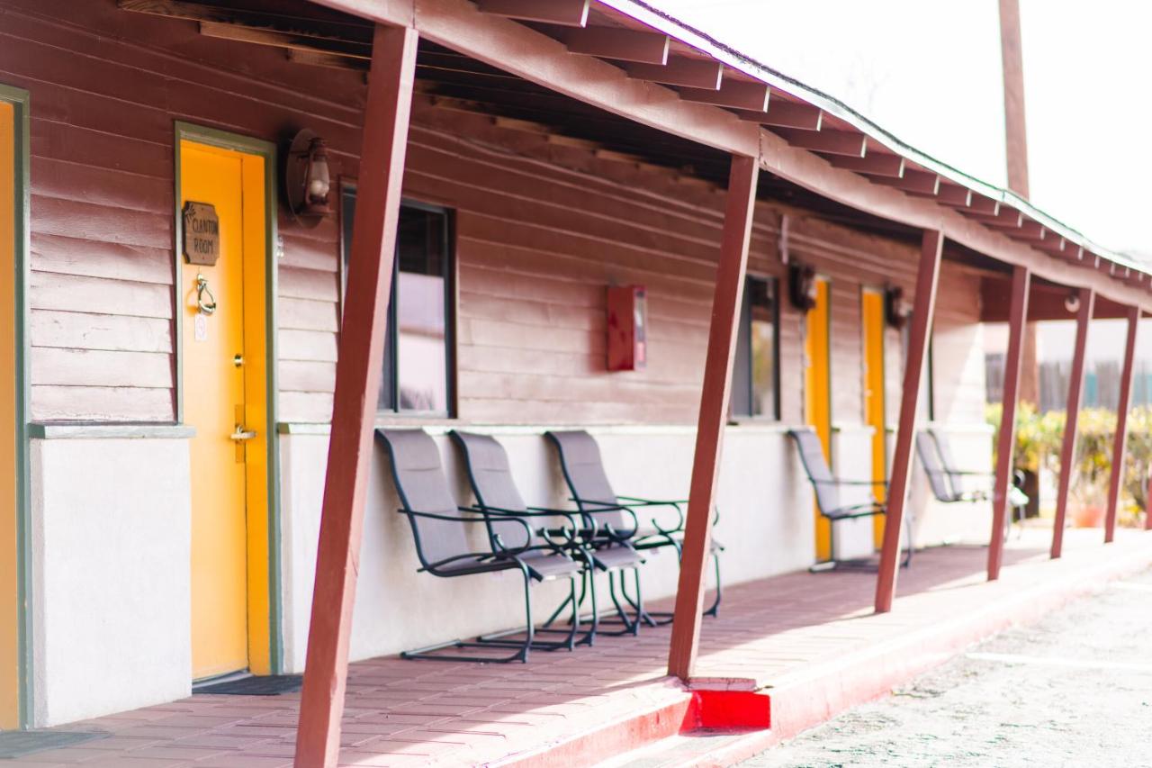Larian Motel — photo 19