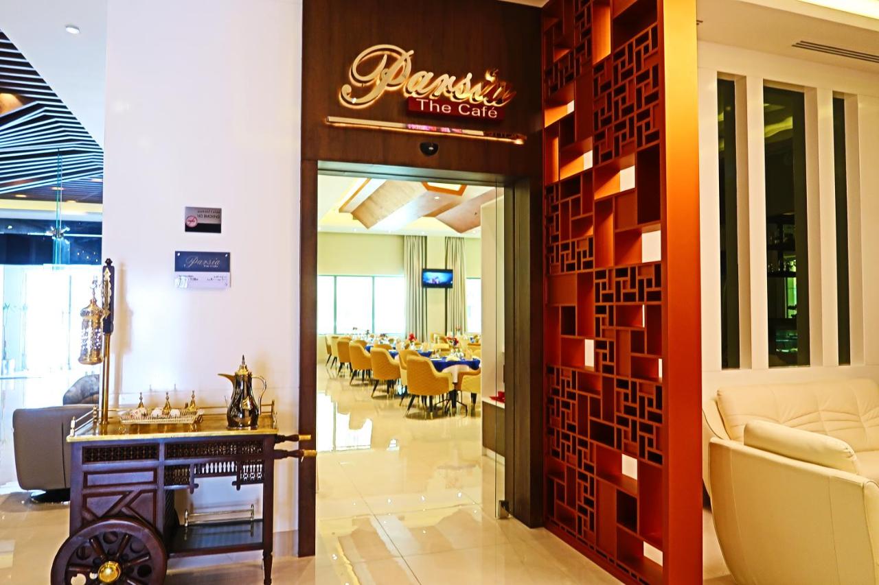 Pars International Hotel photo