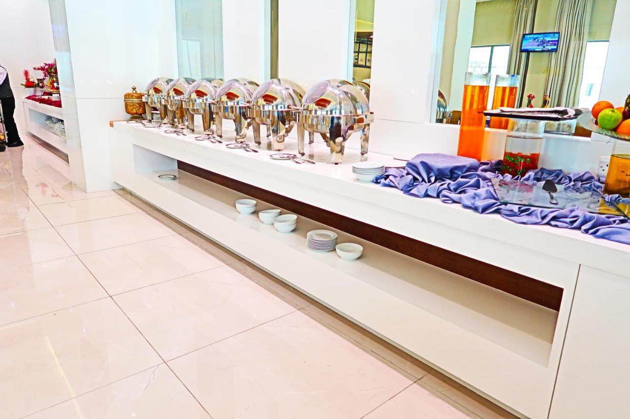 Pars International Hotel photo