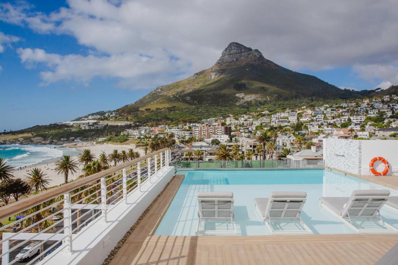Rooftop swimming pool: The Marly Boutique Hotel