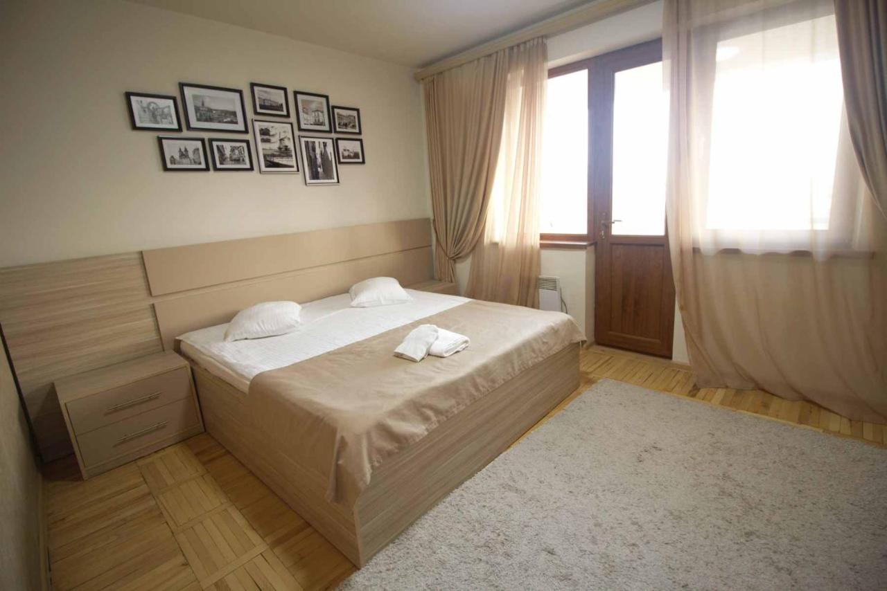Cross Apartments and Tours photo