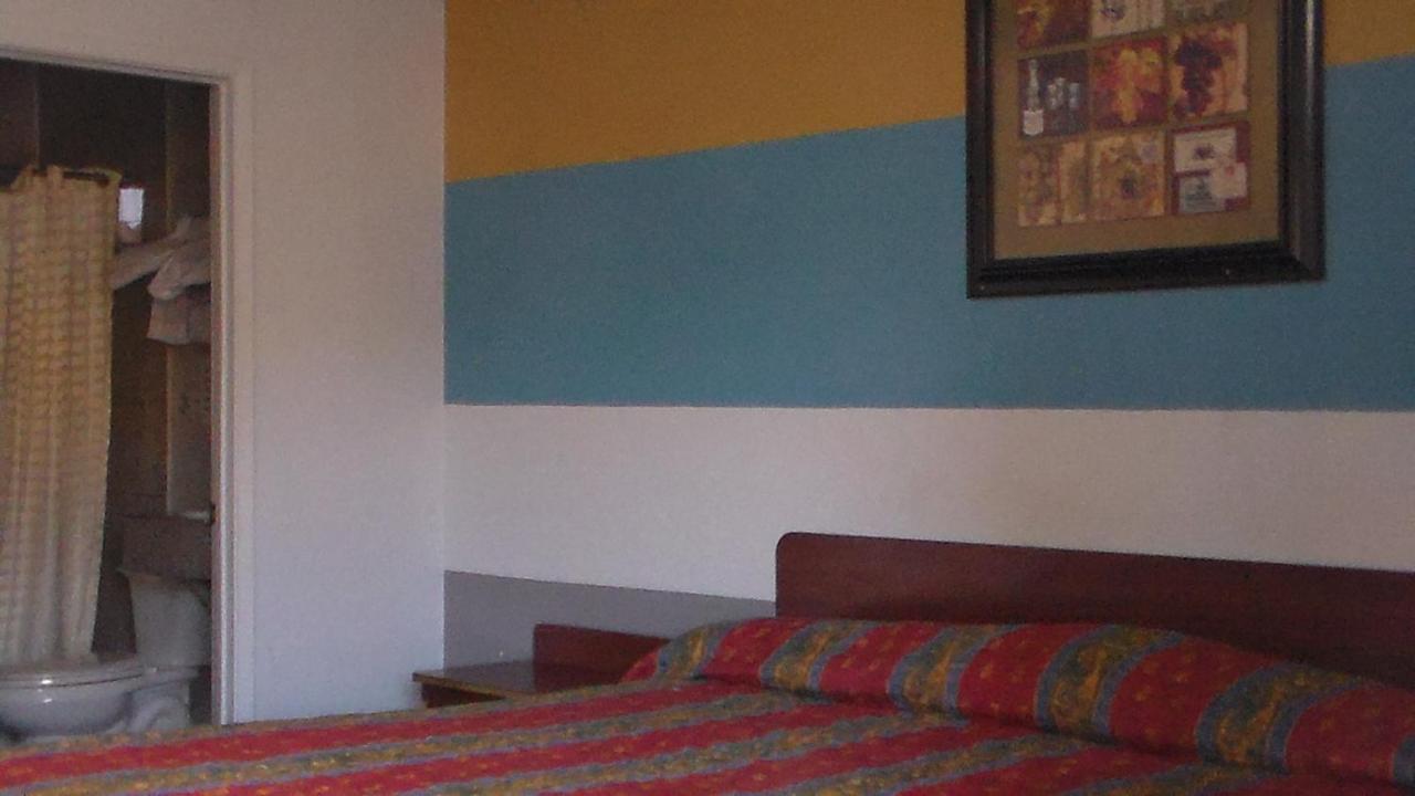Laurel Inn — photo 15