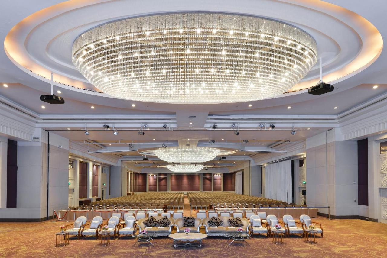 Miracle Grand Convention Hotel - 4