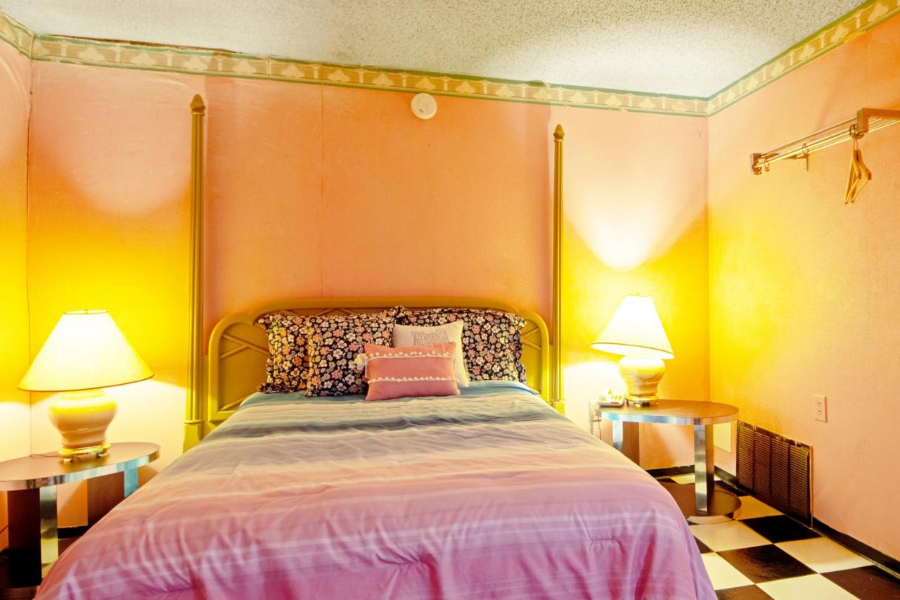 Economy Inn — photo 16