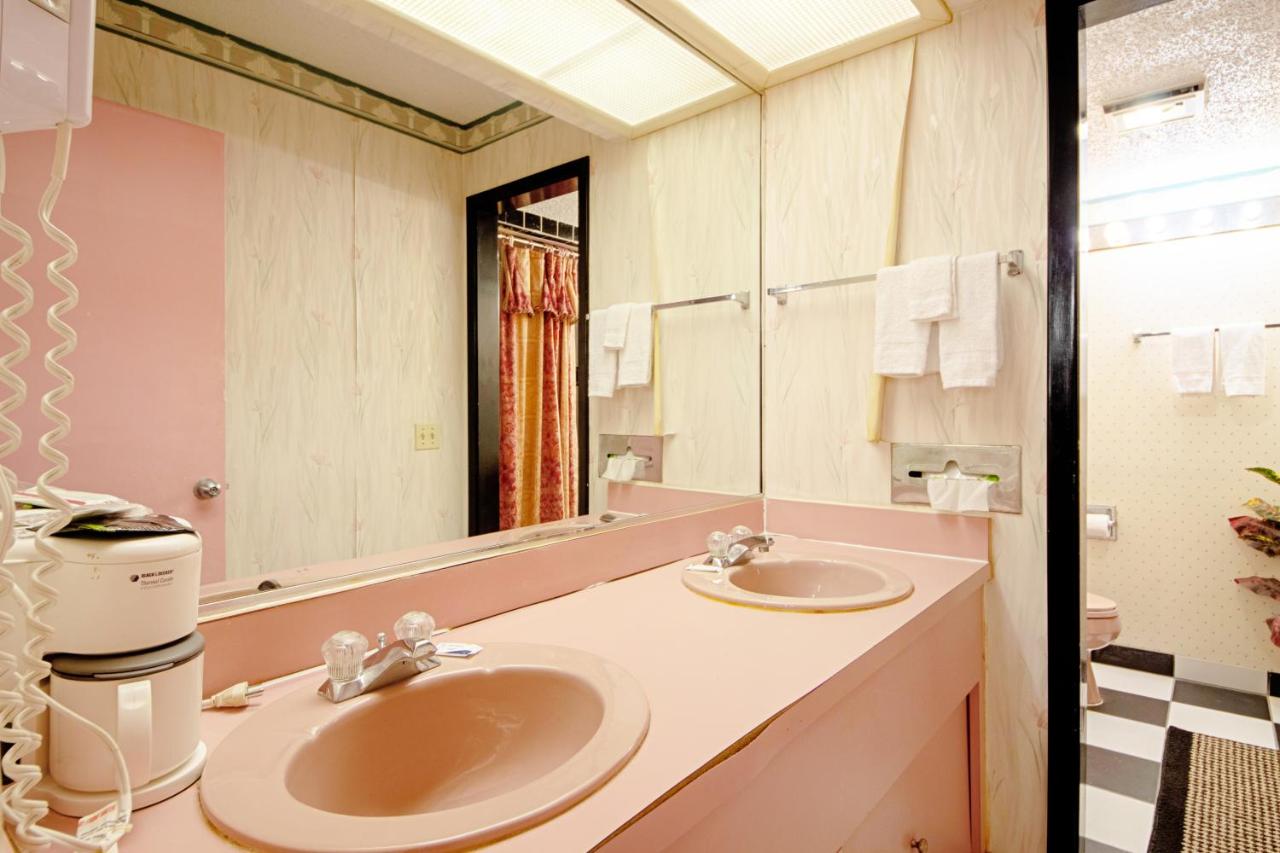 Economy Inn — photo 15