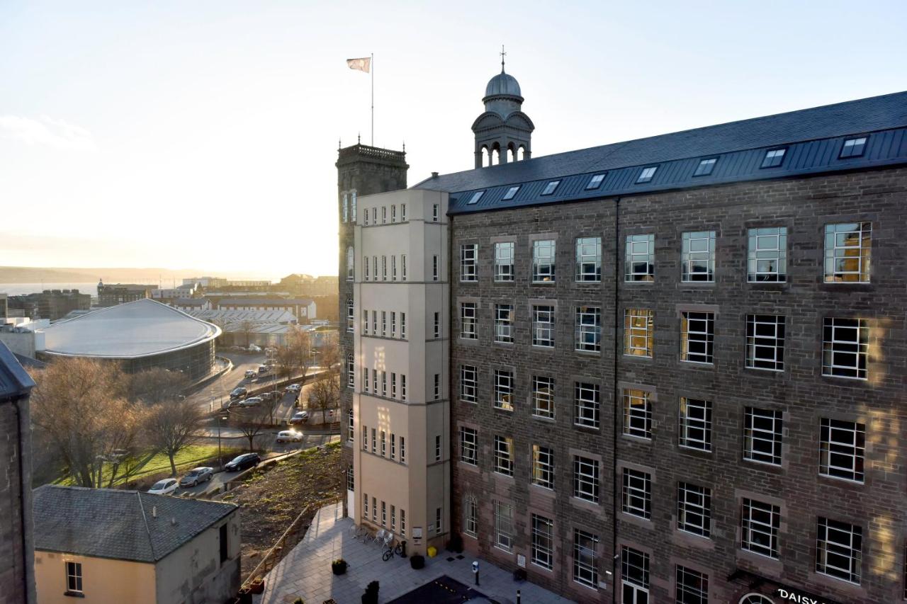 {{ hotelInfo.altText }}