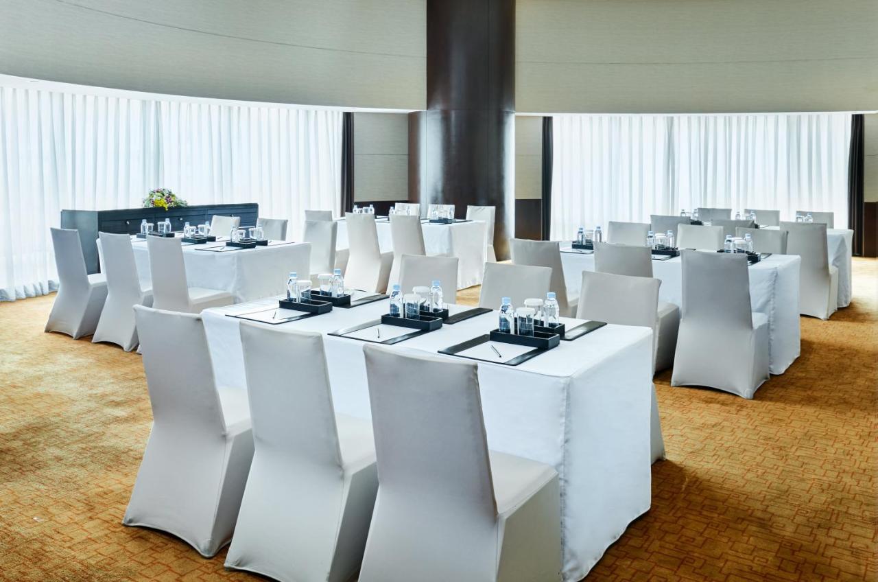 InterContinental Shanghai Pudong, an IHG Hotel photo