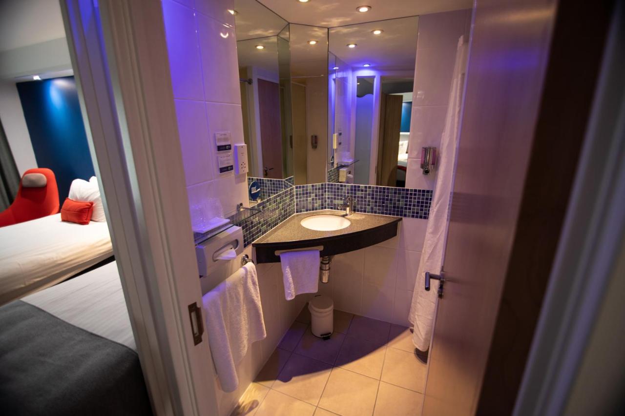 Standard Room with Free Hot Breakfast