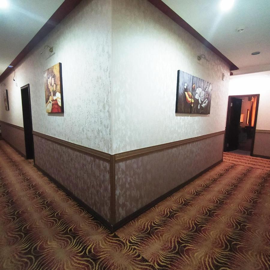 Royal Hotel photo