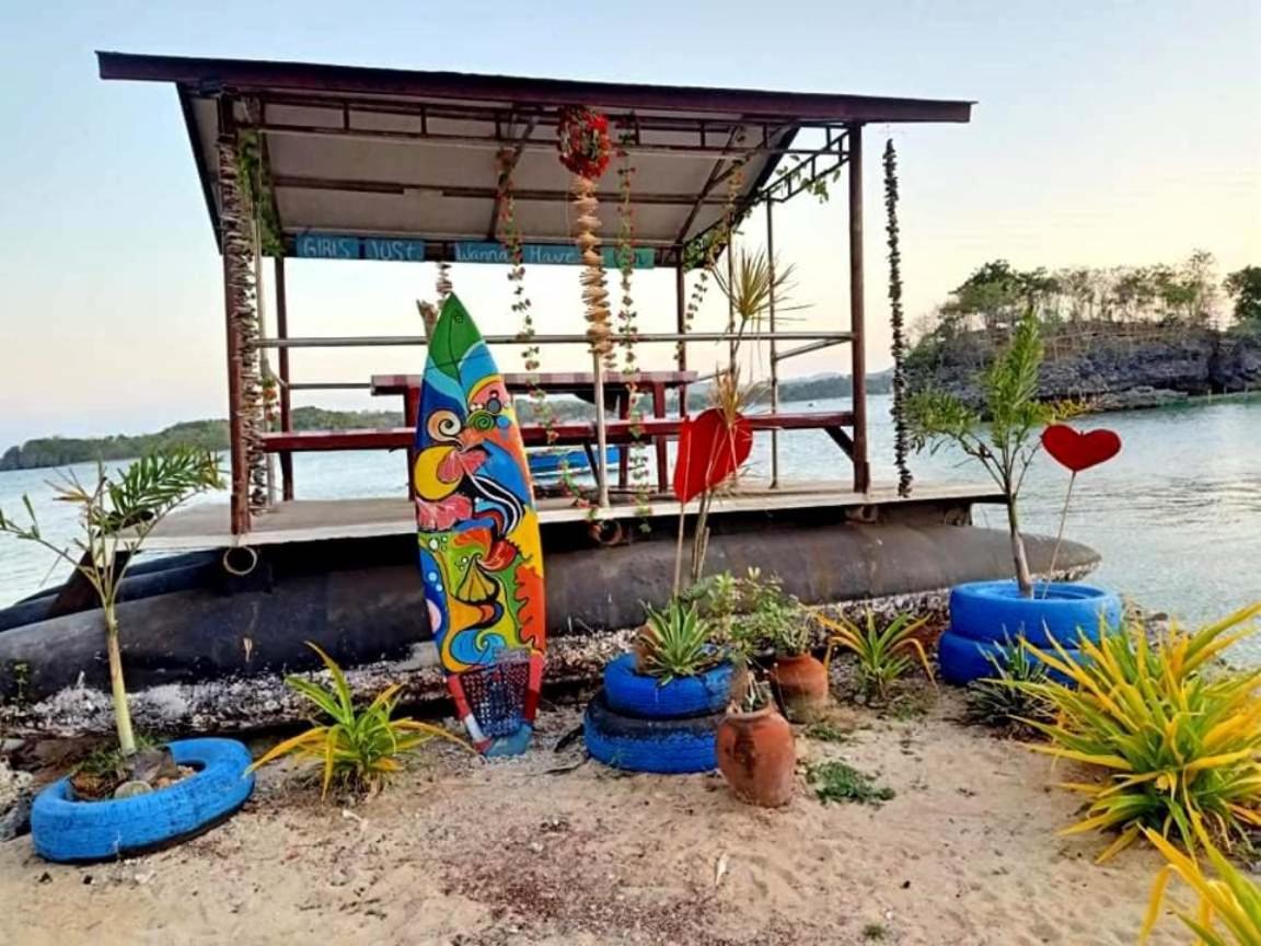 Beach: Cherry Blossom FAN ONLY Family Room at Casa Bolo- beach house, 15mins to Hundred Island