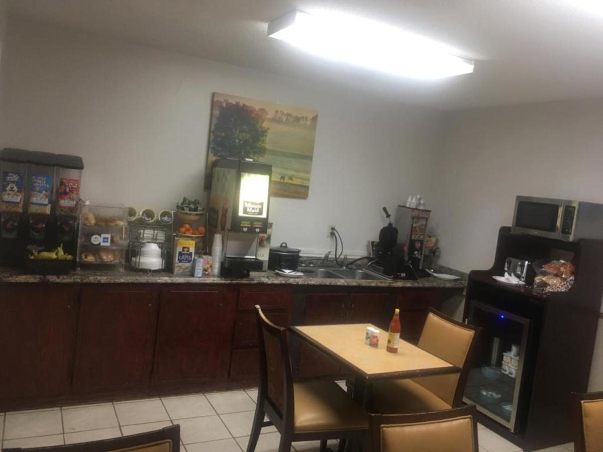 Loyalty Inn Hawkinsville — photo 14