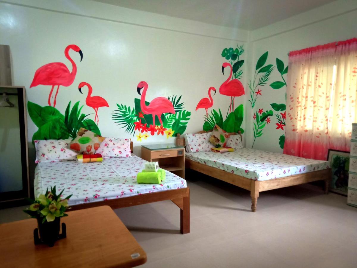 Фото Flamingo Room - Fan Only at Casa Bolo - 15mins to Hundred Island