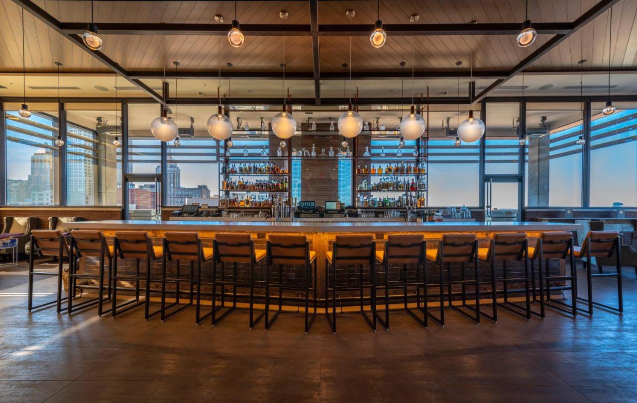 {{ hotelInfo.altText }}