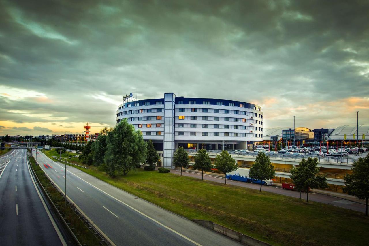 Radisson Blu Hotel, Hamburg Airport - Laterooms