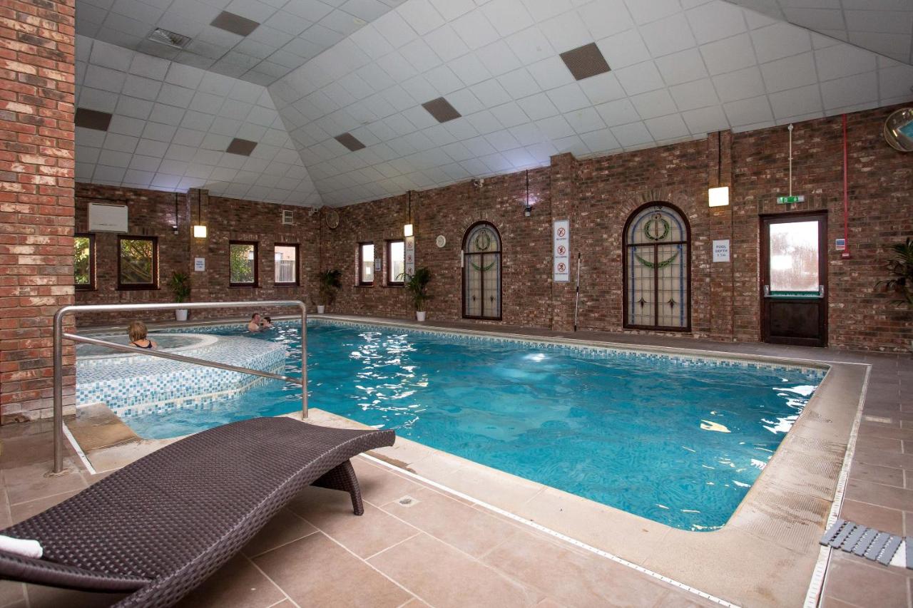 Heated swimming pool: Holiday Inn Norwich North, an IHG Hotel