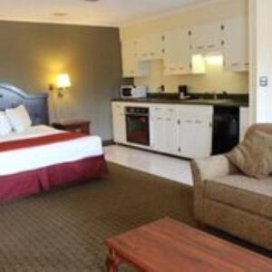 Lakeview Inn & Suites — photo 5