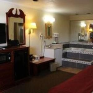 Lakeview Inn & Suites — photo 11
