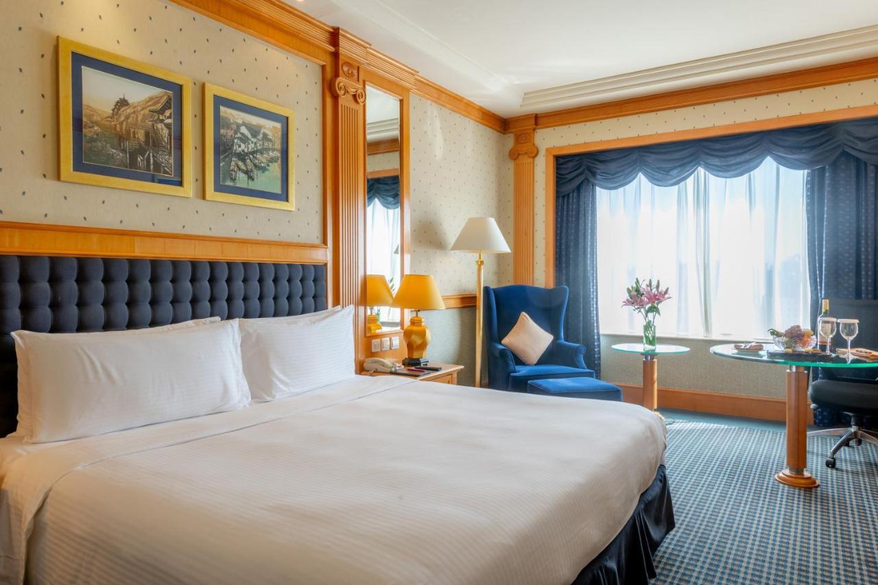 Crowne Plaza Shanghai, an IHG Hotel photo