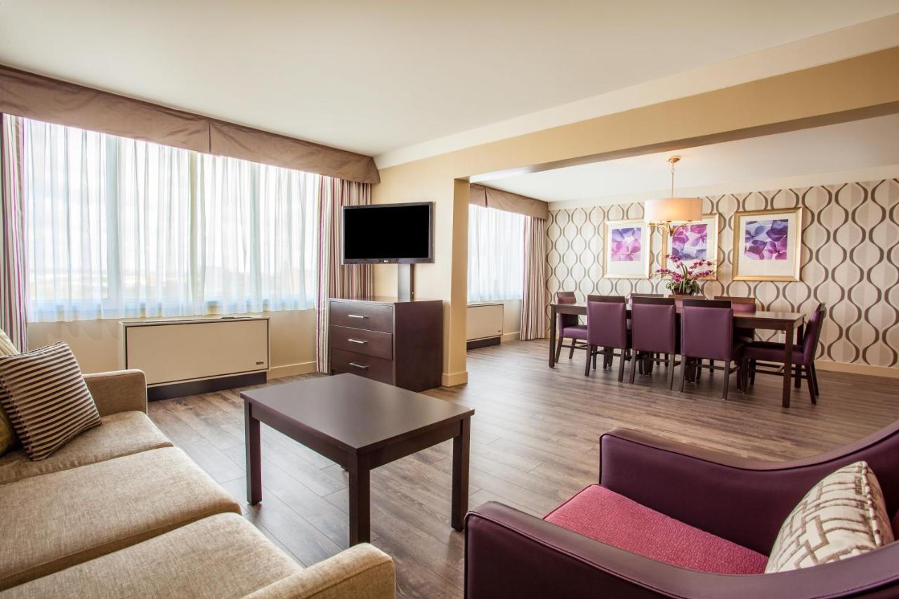 Holiday Inn Toronto International Airport, an IHG Hotel photo