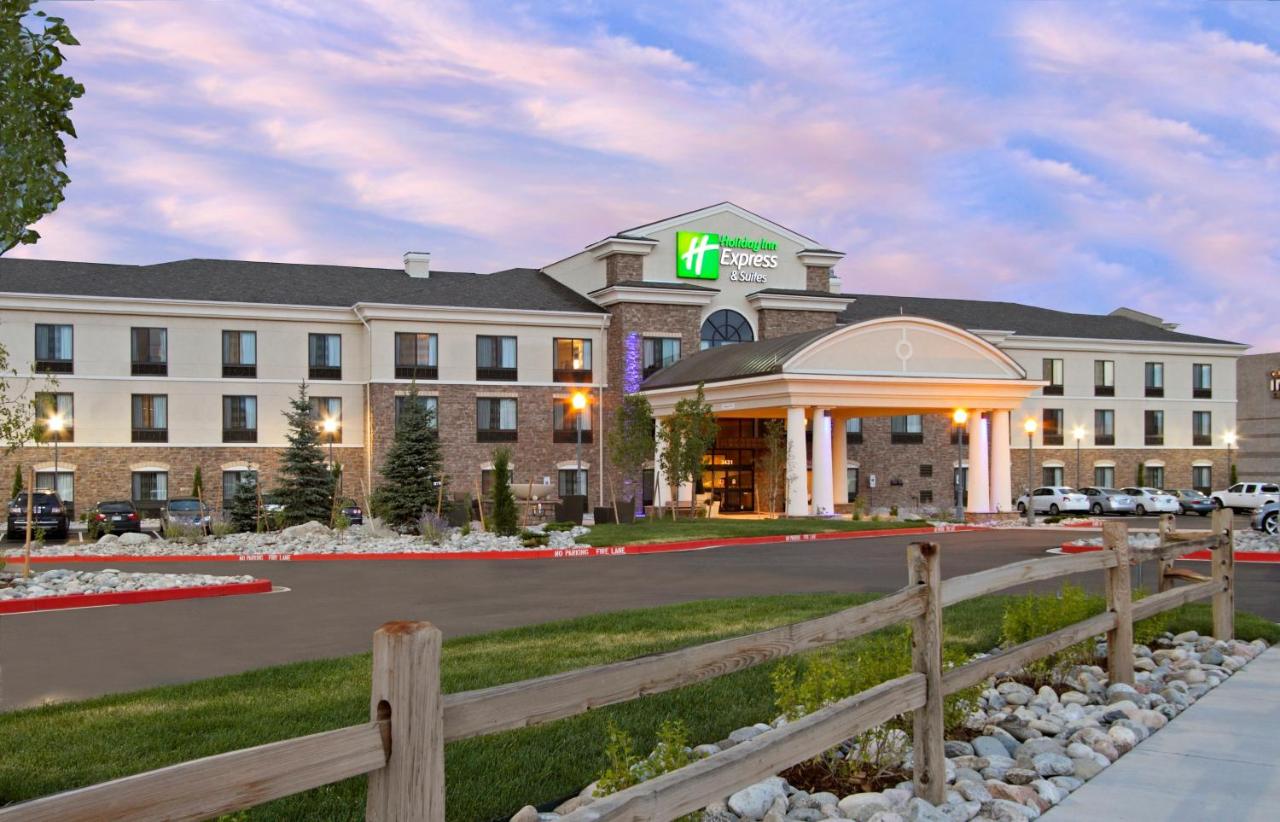 Фото Holiday Inn Express - Colorado Springs - First & Main, an IHG Hotel