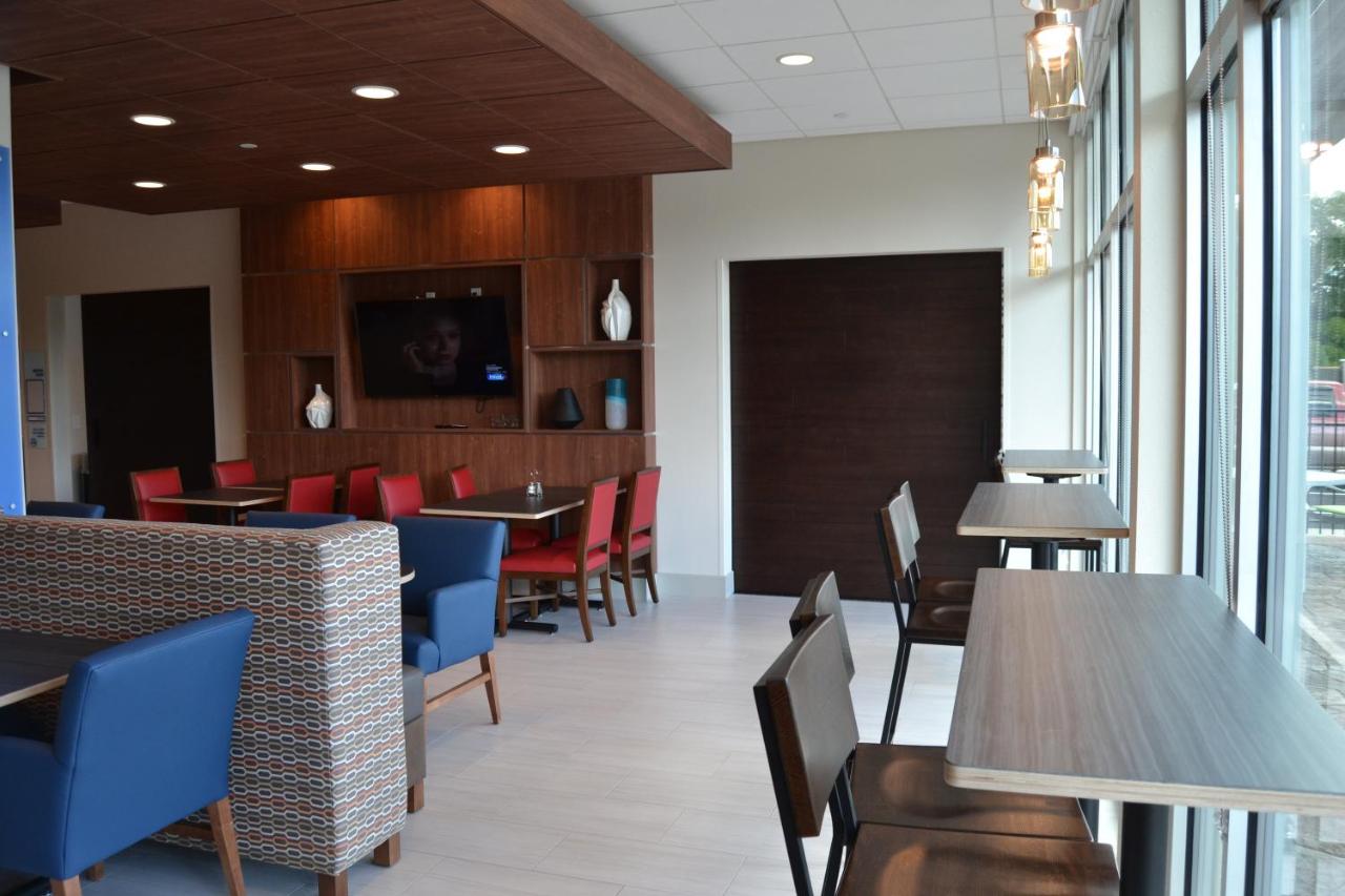 Holiday Rest Motor Inn — photo 9
