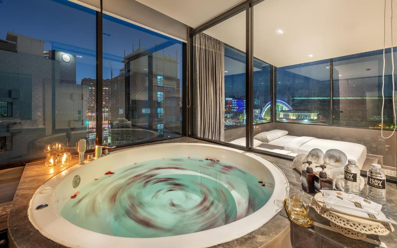 Happy Station Bangkok - 3